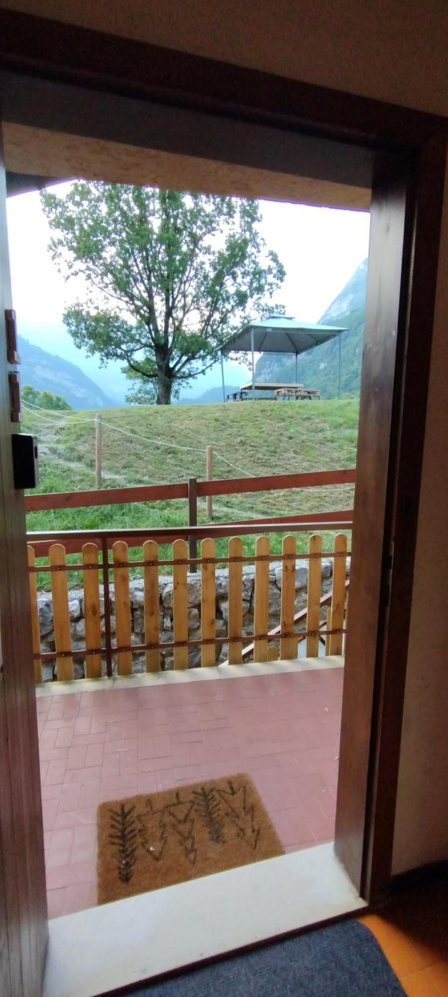 La Rustica Sul Lago Di Tenno Mansarda Eksteriør billede